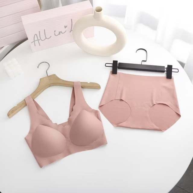 Zora Seamless Set